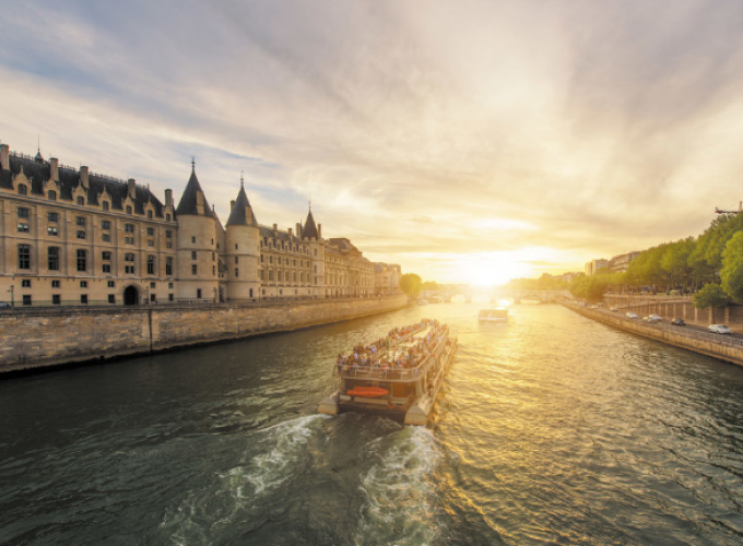 <h1 style='font-size:18px;'>Paris Seine River Sightseeing Cruise by Bateaux Parisiens</h1><H2 style='color:#5E6D77;font-size:14px;'>Cruise down the Seine river on boat and see all the sights along its UNESCO-listed riverbanks</H2>
