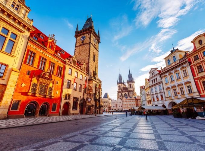 <h1 style='font-size:18px;'>Full-Day Prague City Private Tour</h1><H2 style='color:#5E6D77;font-size:14px;'>Prague is one of Europe’s most enchanting capital cities and this private full-day tour is ideal for first-time visitors</H2>