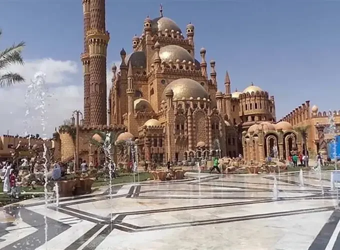 Sharm: City Tour with Al Mustafa Mosque & SOHO Square