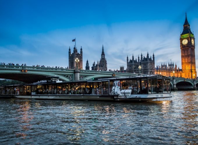 <h1 style='font-size:18px;'>The London Dinner Cruise on the Thames River</h1><H2 style='color:#5E6D77;font-size:14px;'>Experience London in the evening from the comfort of a Thames River cruise</H2>